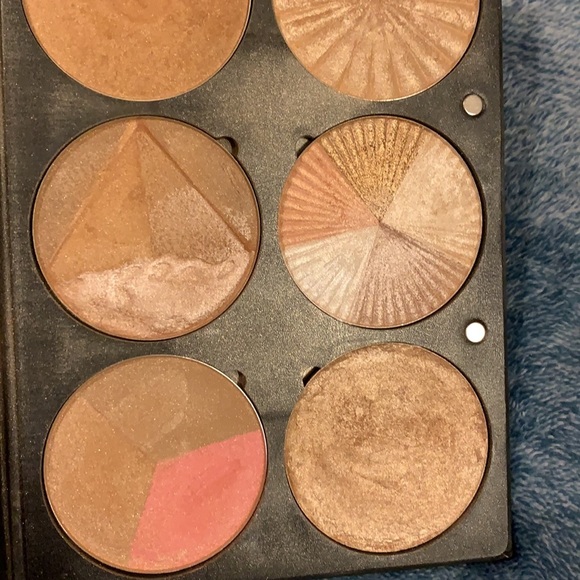 Ofra on the glow highlighter/bronzer palette - Picture 11 of 12